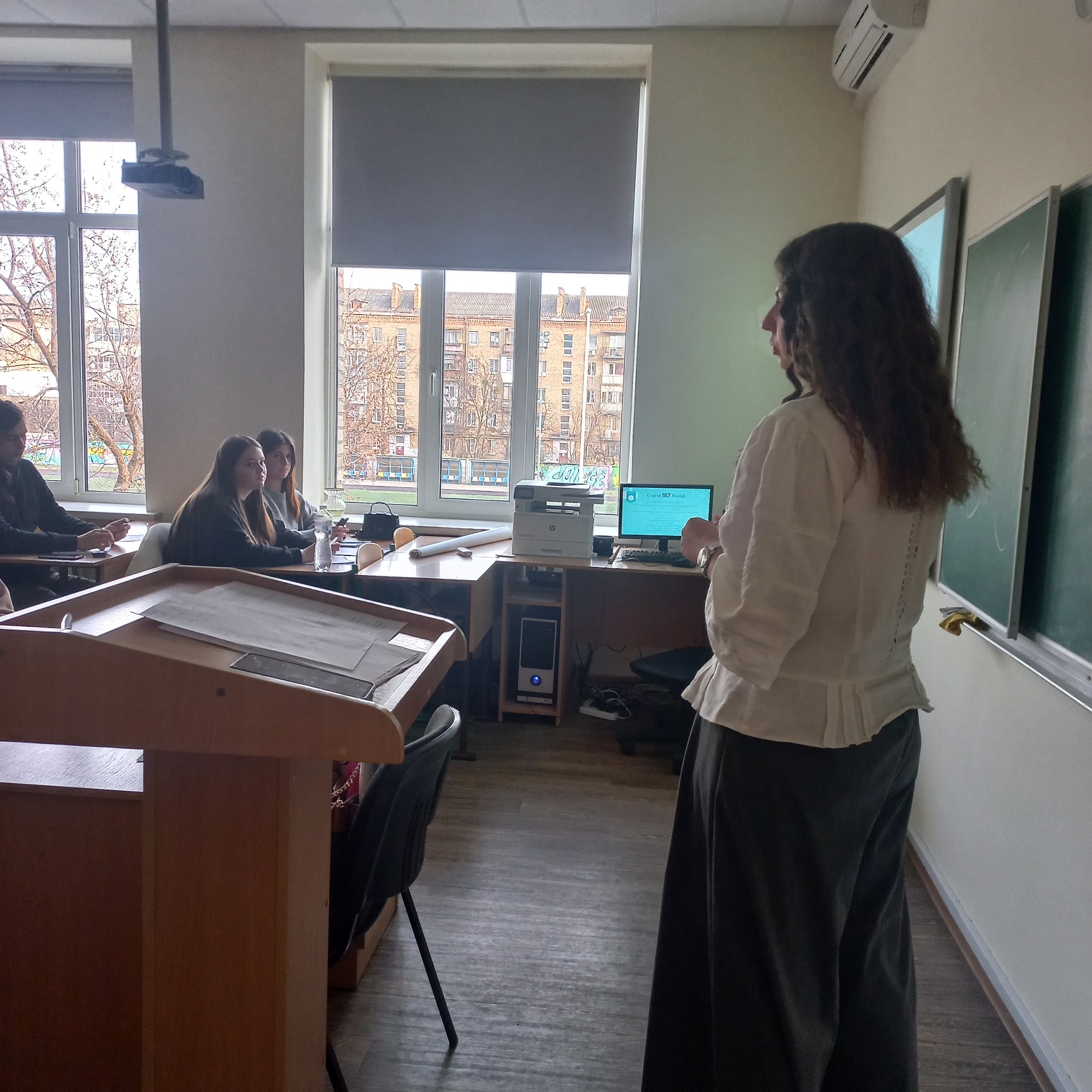 Засідання студентського наукового гуртка «De jure» на тему: «Рецепція римського права та її вплив на сучасний стан законодавства України»
